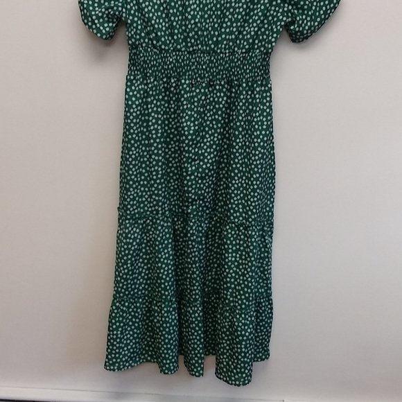 Tiered Emerald Green and White Floral Dress - Picture 10 of 13